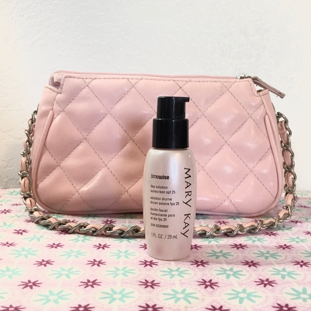 TW Day solution SPF 25 Mary Kay